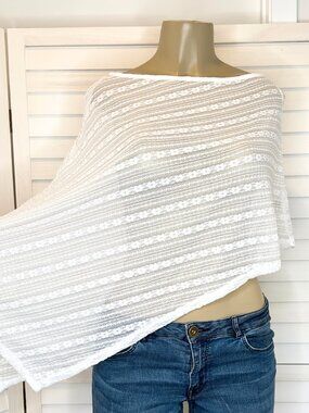 Poncho Sheer Lace Top Ivory / Popular 21